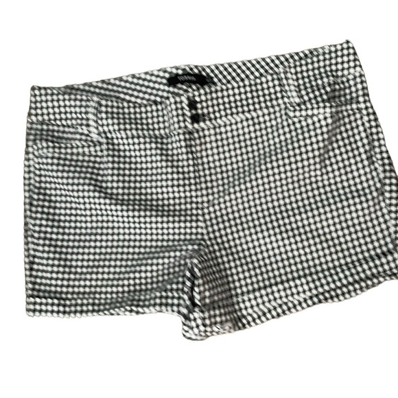 Torrid Checked‎ Shorts - Picture 1 of 6